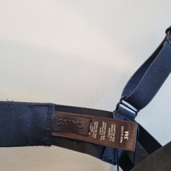 Skims Naked Demi Underwire Bra - Picture 3 of 5